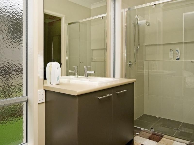 9 Meadow Court, Maudsland QLD 4210