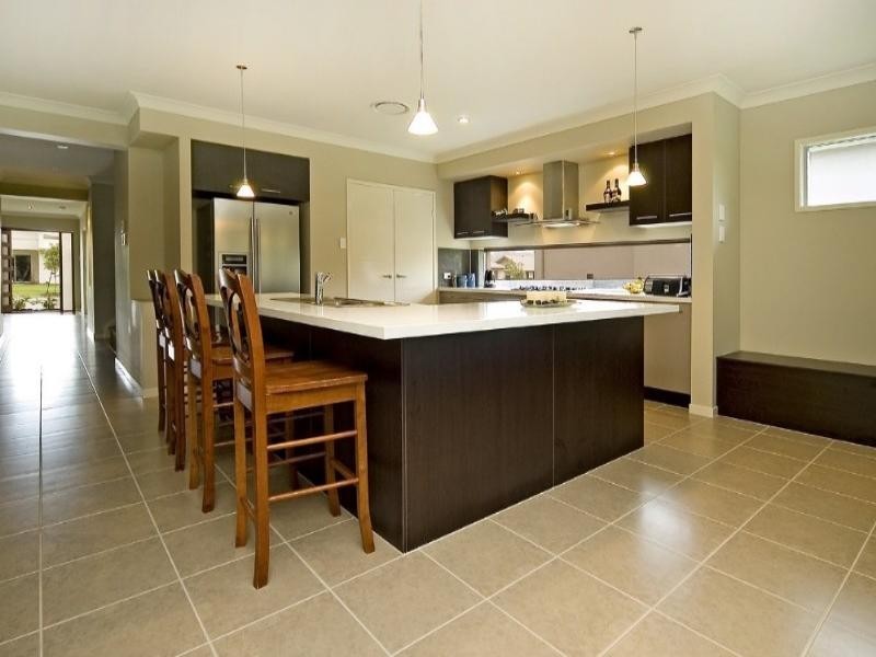 9 Meadow Court, Maudsland QLD 4210