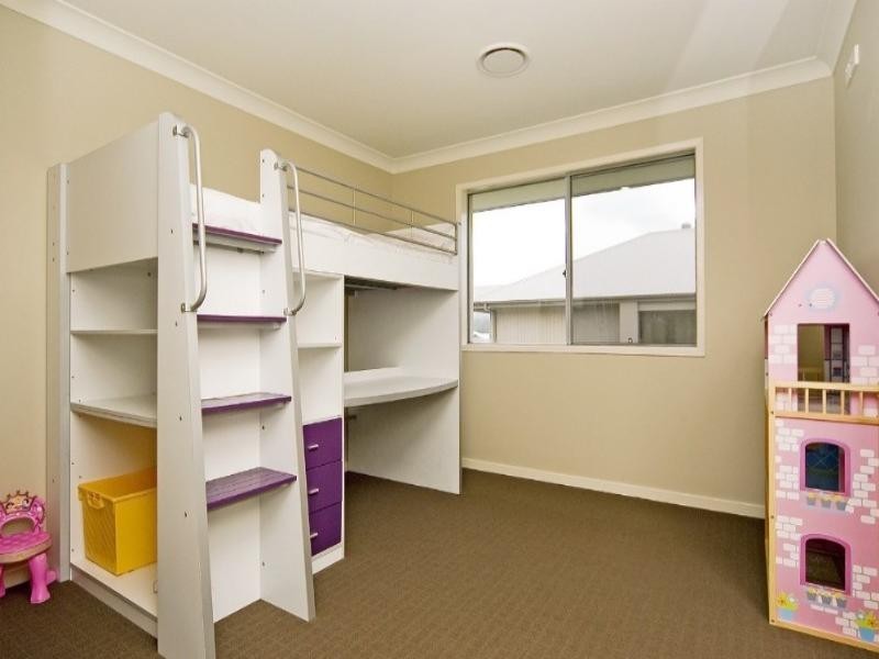 9 Meadow Court, Maudsland QLD 4210