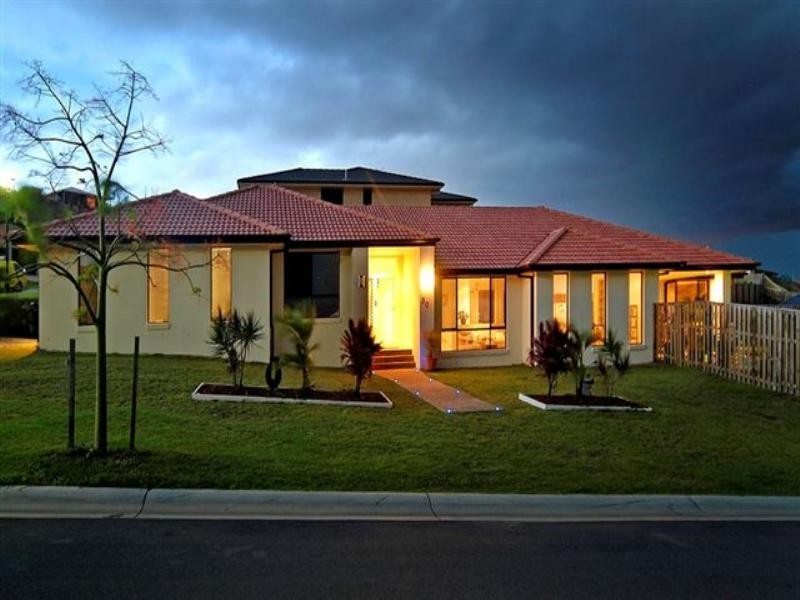 30 Yamba Street, Pacific Pines QLD 4211