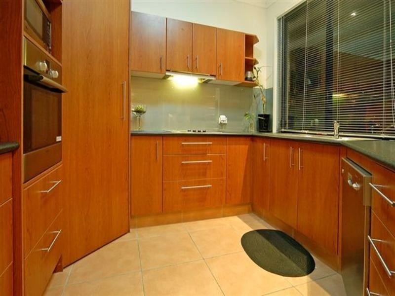 30 Yamba Street, Pacific Pines QLD 4211