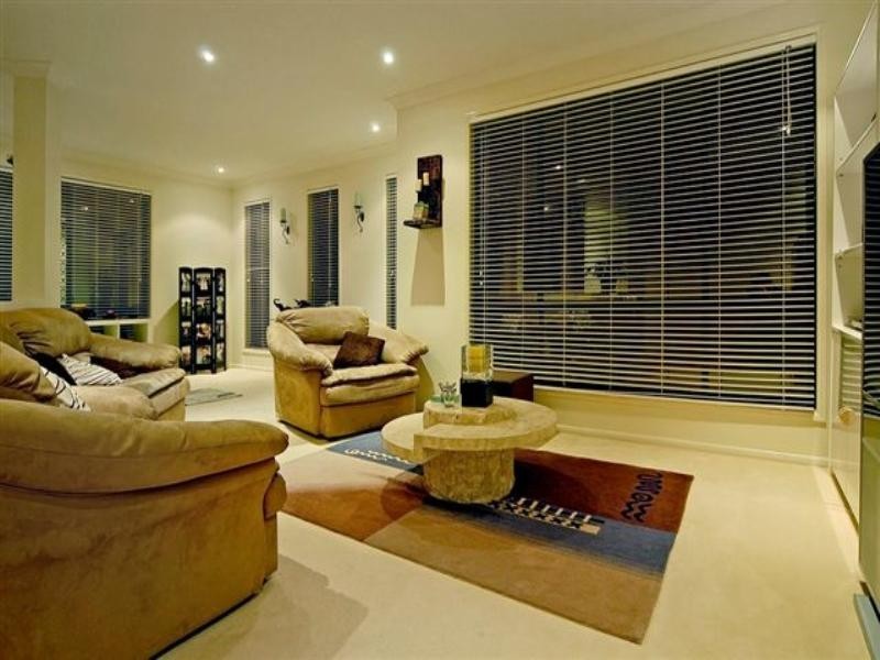 30 Yamba Street, Pacific Pines QLD 4211