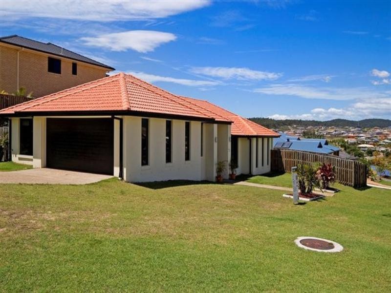 30 Yamba Street, Pacific Pines QLD 4211