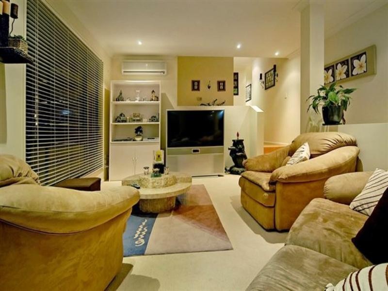 30 Yamba Street, Pacific Pines QLD 4211