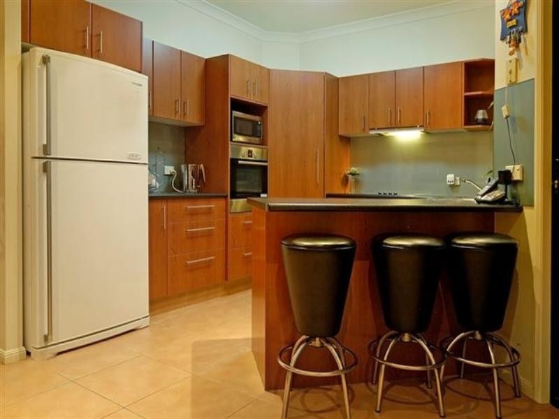 30 Yamba Street, Pacific Pines QLD 4211