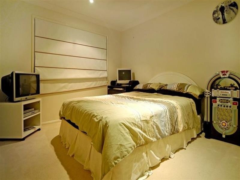 30 Yamba Street, Pacific Pines QLD 4211