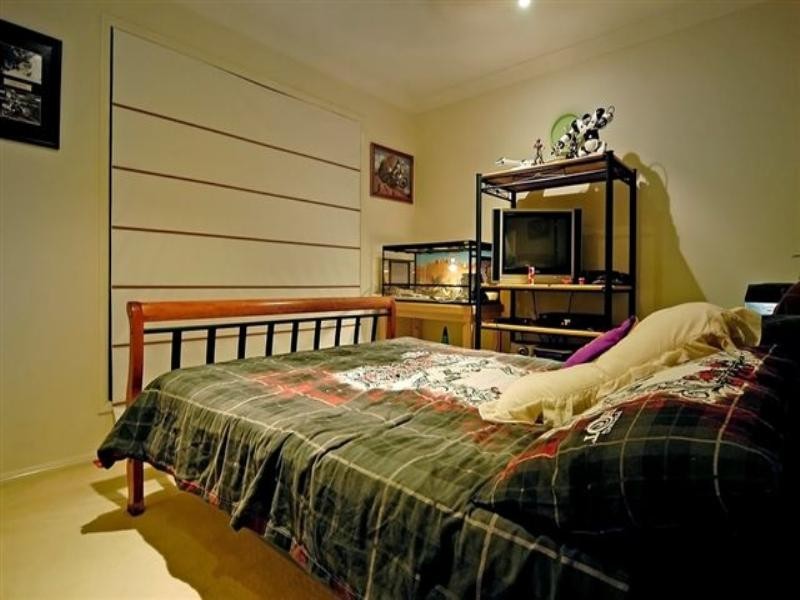 30 Yamba Street, Pacific Pines QLD 4211