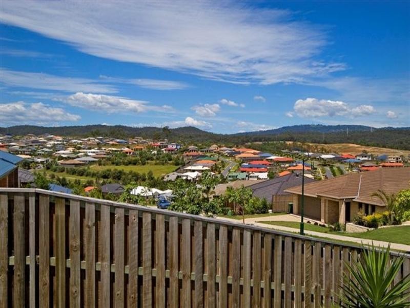 30 Yamba Street, Pacific Pines QLD 4211
