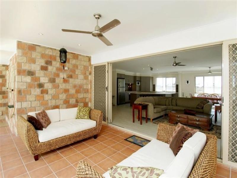 7 Cope Place, Pacific Pines QLD 4211