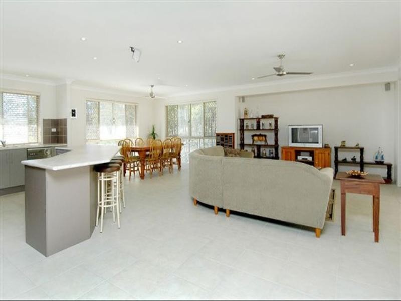 7 Cope Place, Pacific Pines QLD 4211