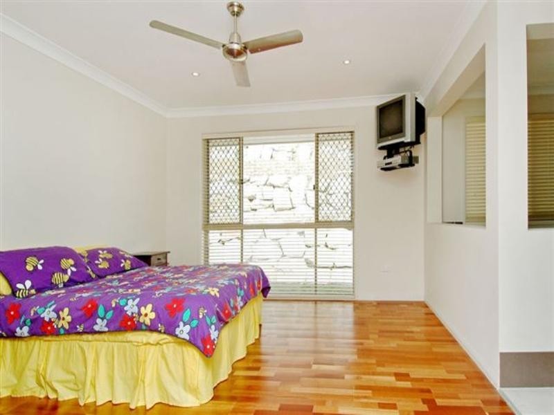 7 Cope Place, Pacific Pines QLD 4211