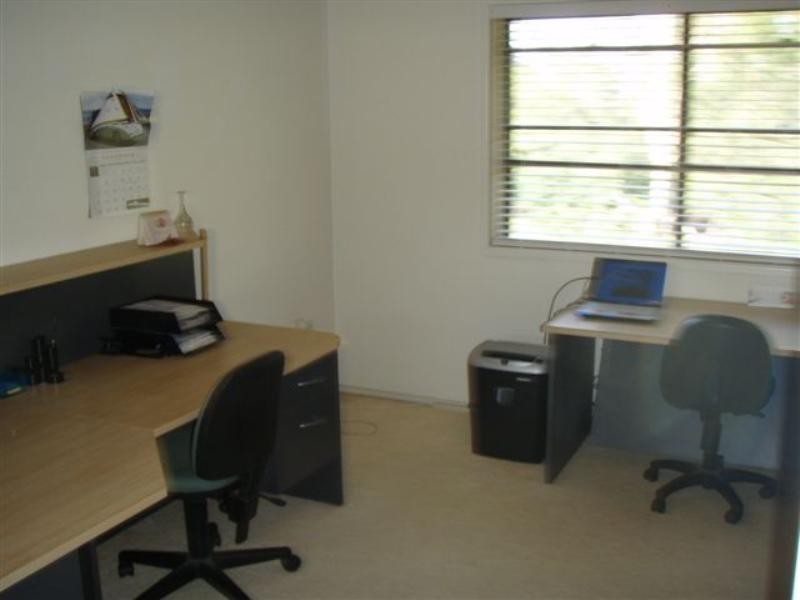 8 The Promontory, Helensvale QLD 4212