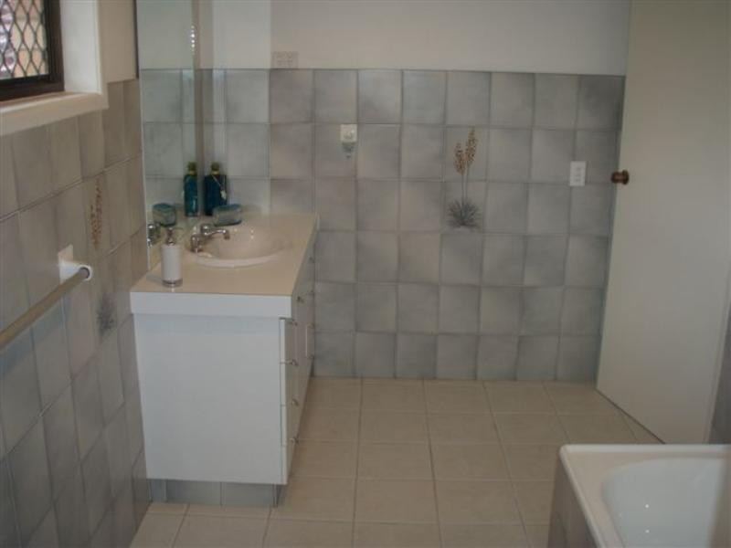 8 The Promontory, Helensvale QLD 4212