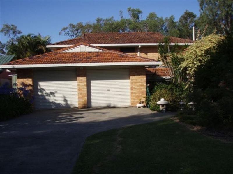 8 The Promontory, Helensvale QLD 4212