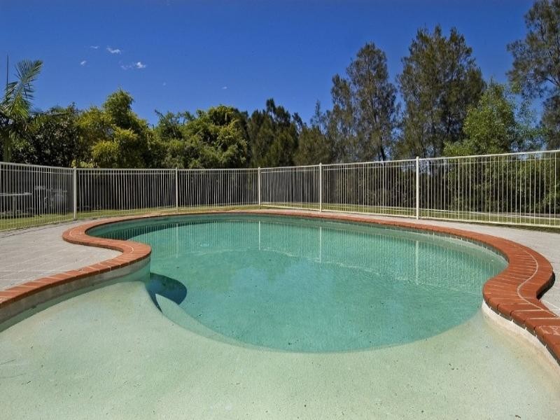 30 Gippsland Drive, Helensvale QLD 4212