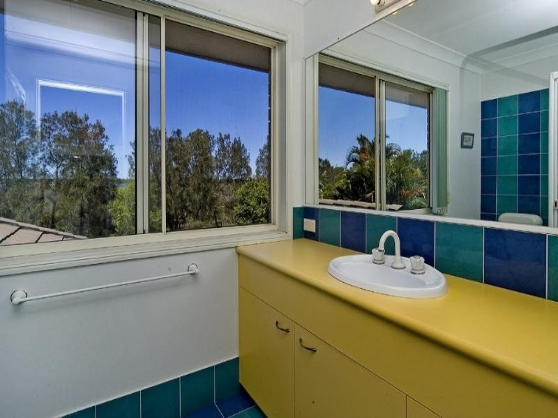 30 Gippsland Drive, Helensvale QLD 4212