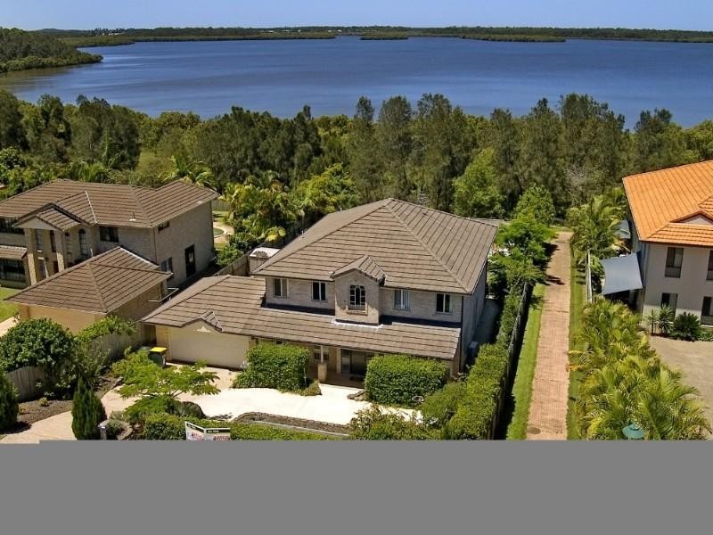 30 Gippsland Drive, Helensvale QLD 4212