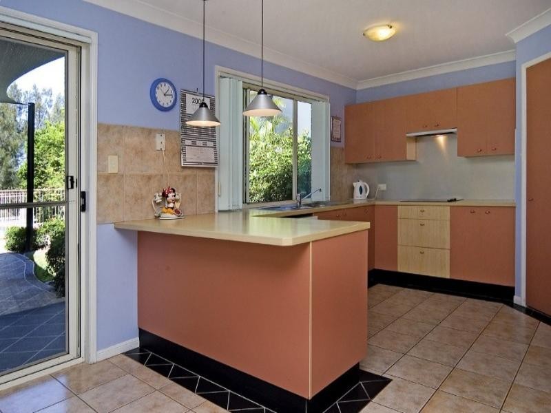 30 Gippsland Drive, Helensvale QLD 4212