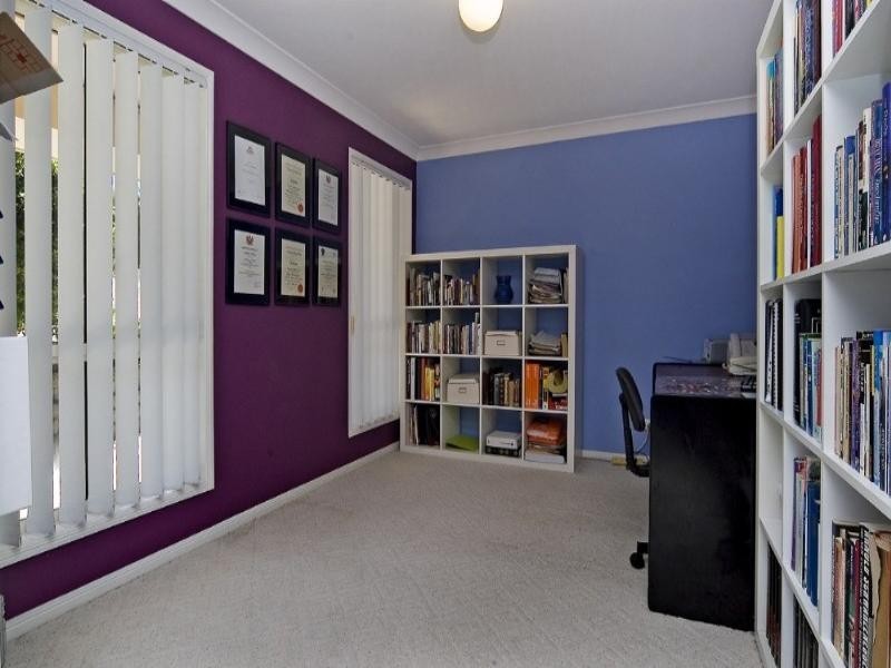 30 Gippsland Drive, Helensvale QLD 4212