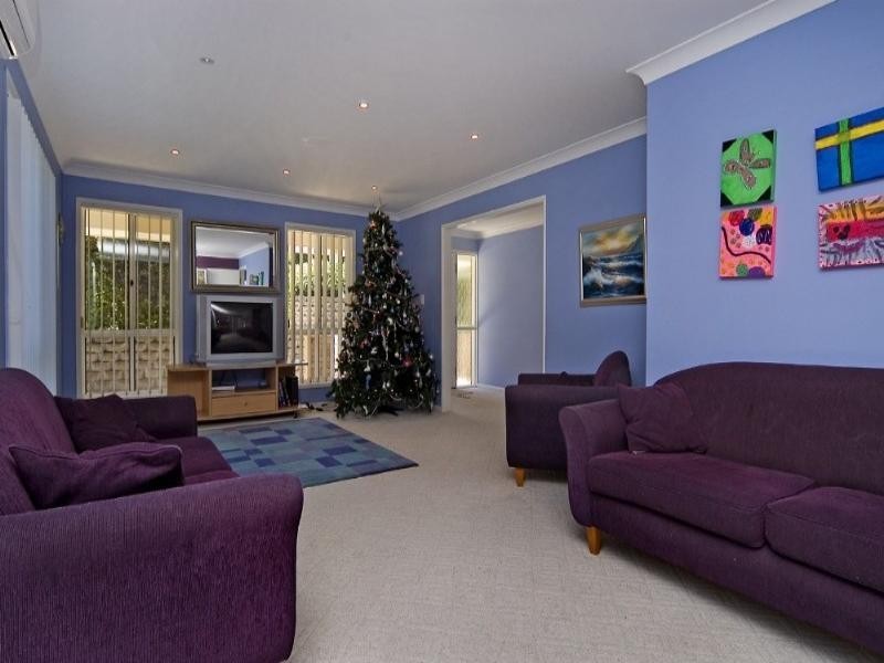 30 Gippsland Drive, Helensvale QLD 4212