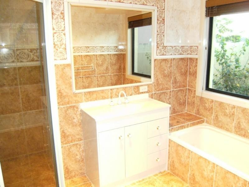 48 Audrey Avenue, Helensvale QLD 4212