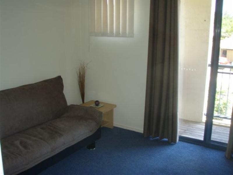 9/1 Pinecrest Court, Oxenford QLD 4210