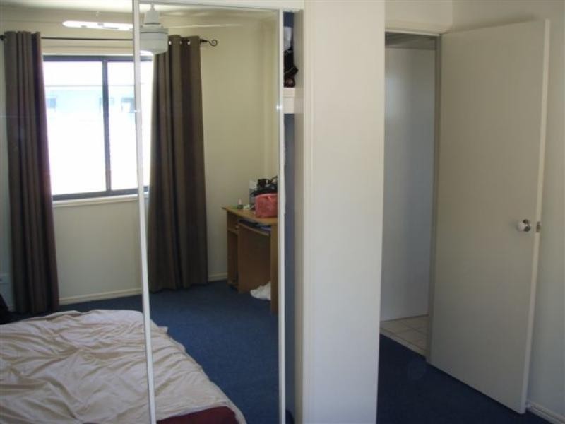 9/1 Pinecrest Court, Oxenford QLD 4210