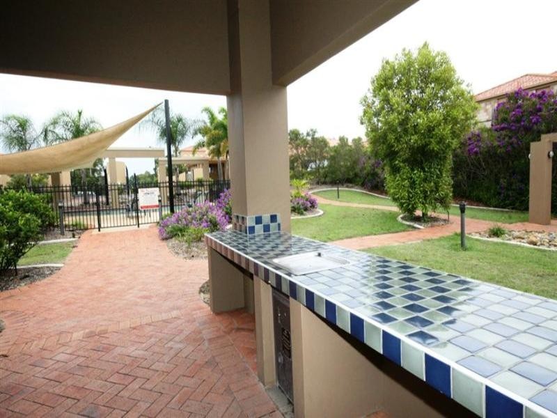 56/24 Amsonia Court, Arundel QLD 4214