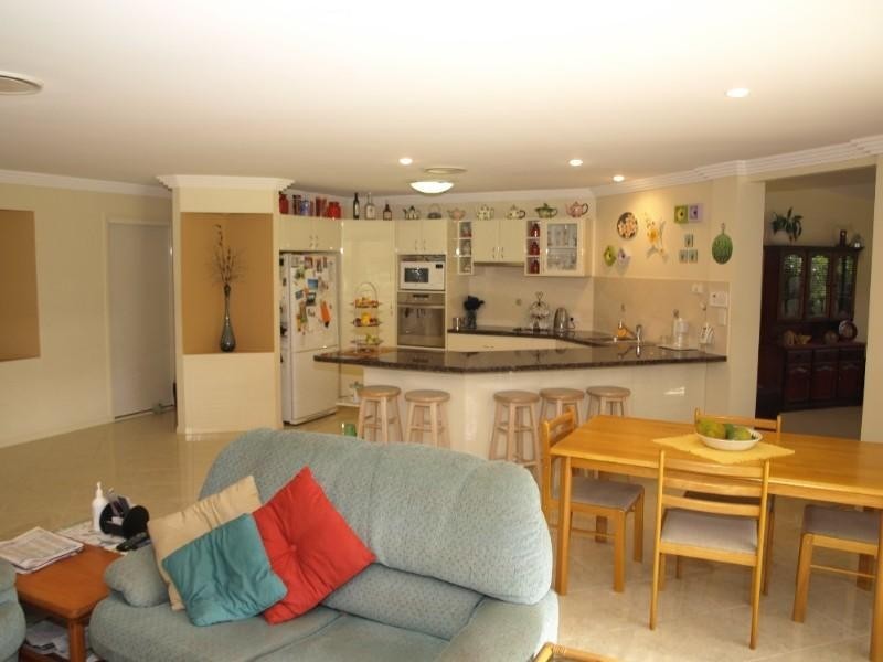 23 Howard Hughes Court, Maudsland QLD 4210