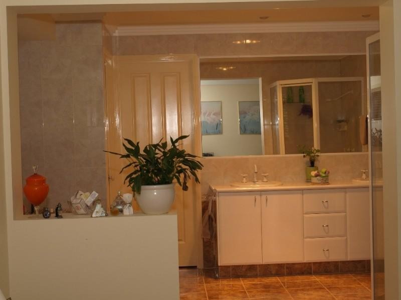 23 Howard Hughes Court, Maudsland QLD 4210