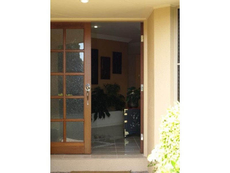 23 Howard Hughes Court, Maudsland QLD 4210