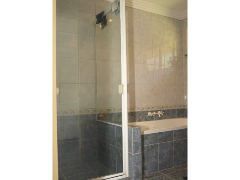 23 Howard Hughes Court, Maudsland QLD 4210