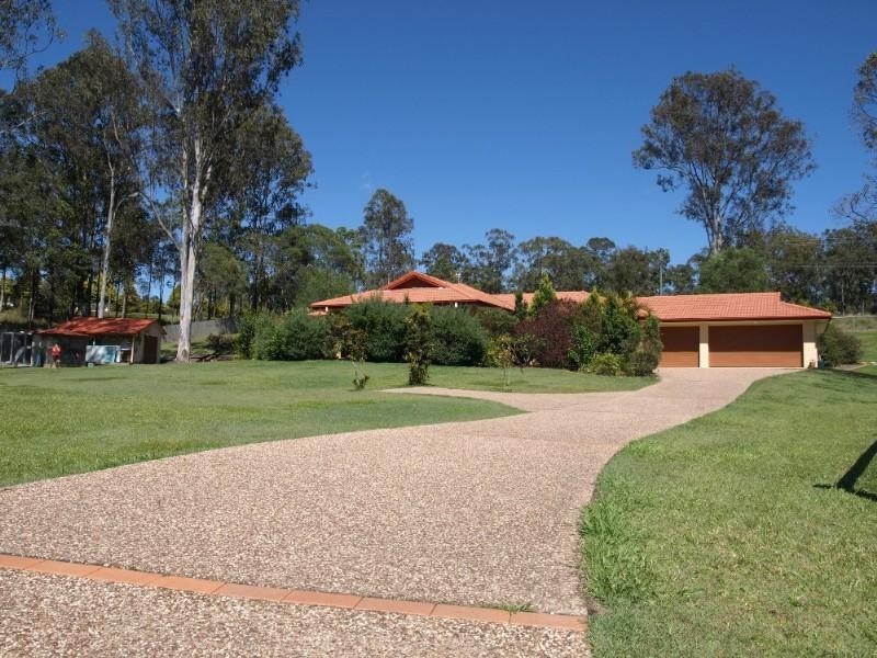 23 Howard Hughes Court, Maudsland QLD 4210