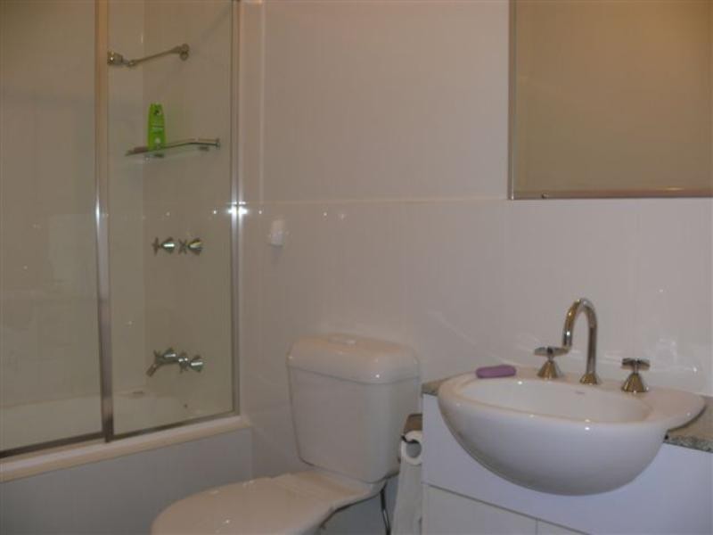 18/27 Eugenia Court, Robina QLD 4226