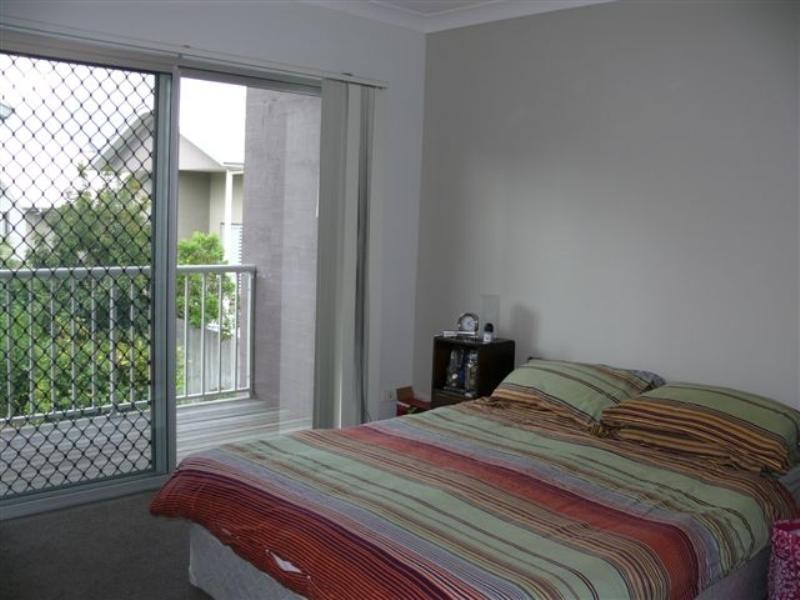 18/27 Eugenia Court, Robina QLD 4226