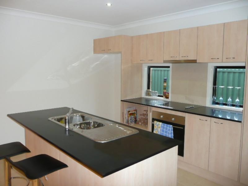 10 Wilmington Court, Helensvale QLD 4212