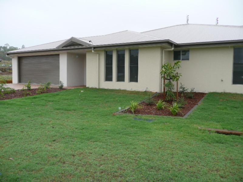 2/97 Wunburra Court, Pacific Pines QLD 4211