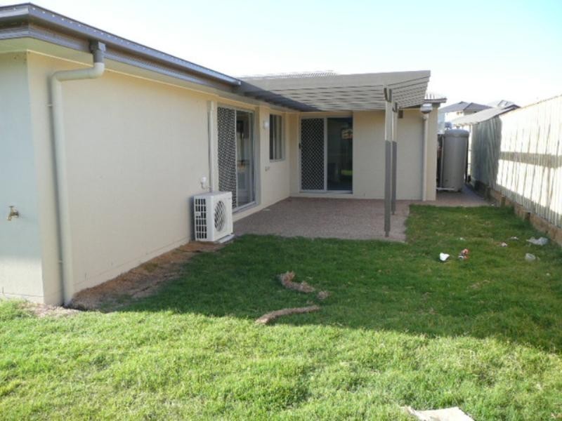 2/97 Wunburra Court, Pacific Pines QLD 4211