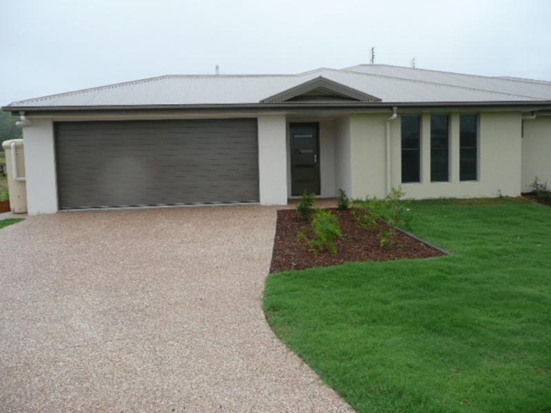 2/97 Wunburra Court, Pacific Pines QLD 4211