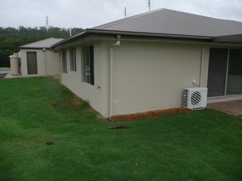 2/97 Wunburra Court, Pacific Pines QLD 4211