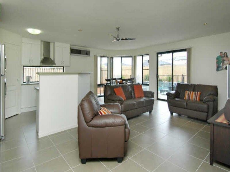 2 Burr Court, Pacific Pines QLD 4211