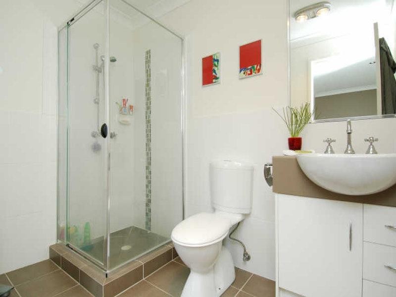 2 Burr Court, Pacific Pines QLD 4211