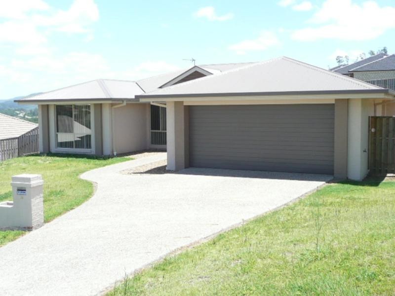 16 Tallow Street, Pacific Pines QLD 4211