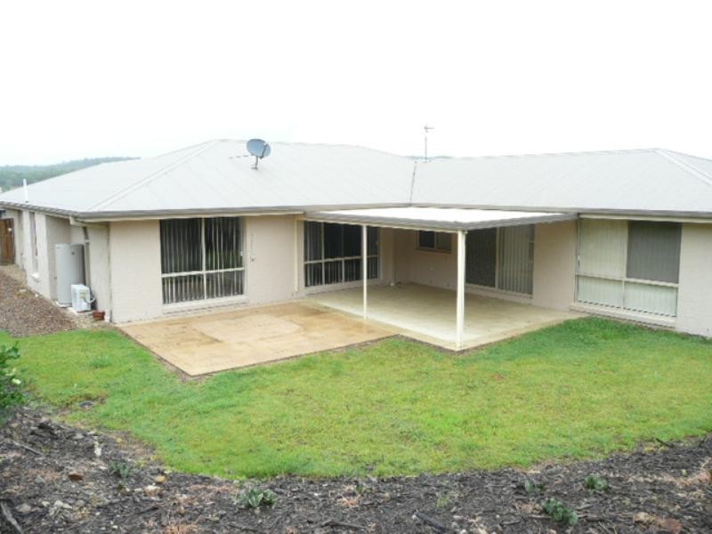 16 Tallow Street, Pacific Pines QLD 4211
