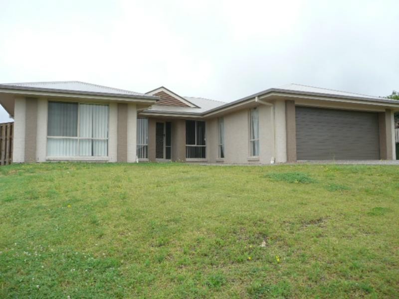 16 Tallow Street, Pacific Pines QLD 4211