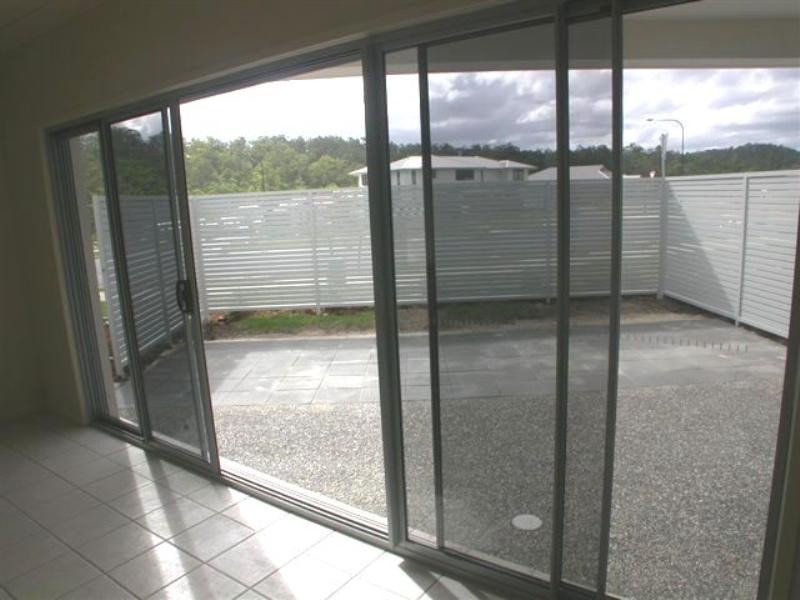 2/103 Wunburra Court, Pacific Pines QLD 4211