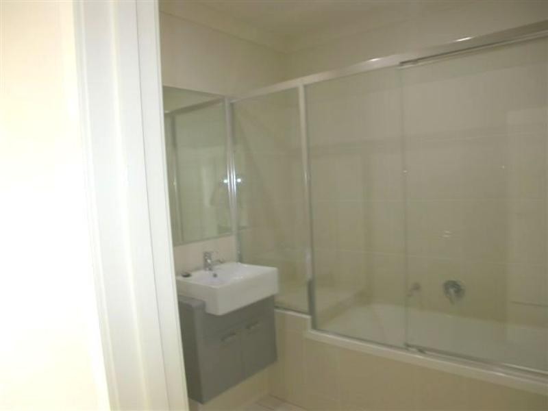 2/103 Wunburra Court, Pacific Pines QLD 4211