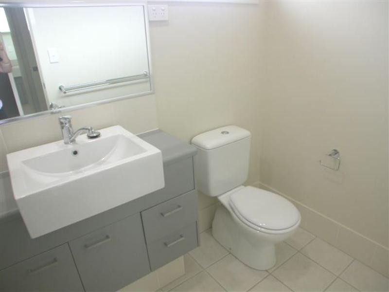 2/103 Wunburra Court, Pacific Pines QLD 4211