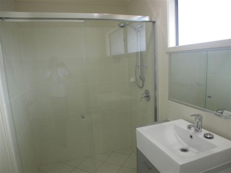 2/103 Wunburra Court, Pacific Pines QLD 4211
