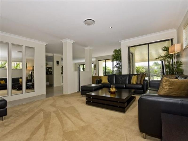 27 Mellum Circuit, Pacific Pines QLD 4211